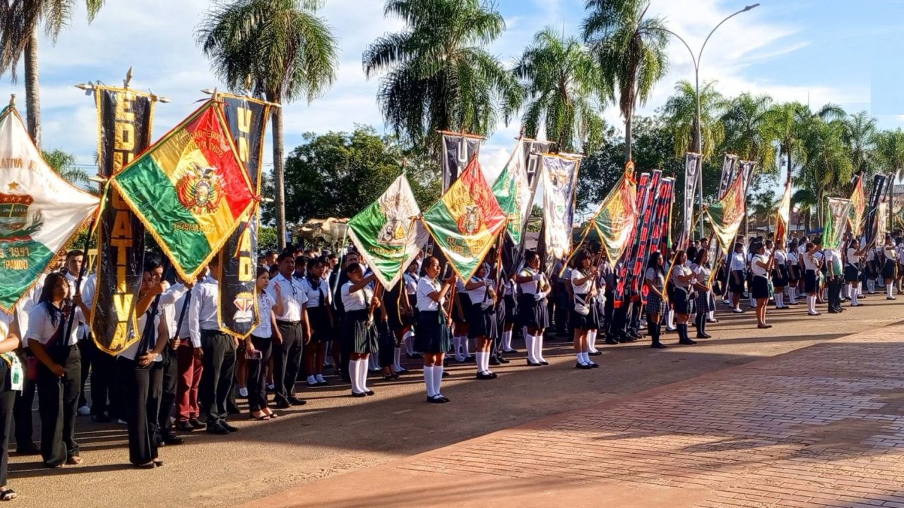 COBIJA CELEBRA 120 AÑOS DE FUNDACIÓN